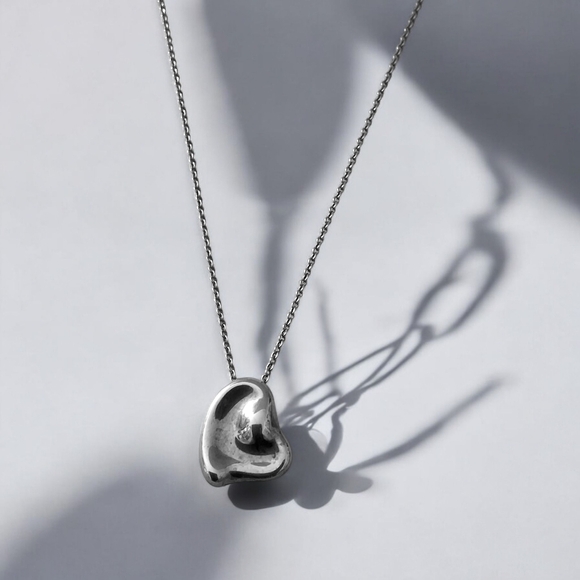 Tiffany & Co. Elsa Peretti® Small Bean® Pendant Necklace - Picture 8 of 12